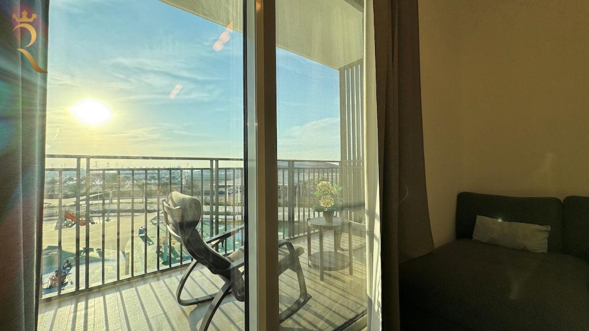 Yas Island 1br Cozy And Comfortable For 3 Apartment *