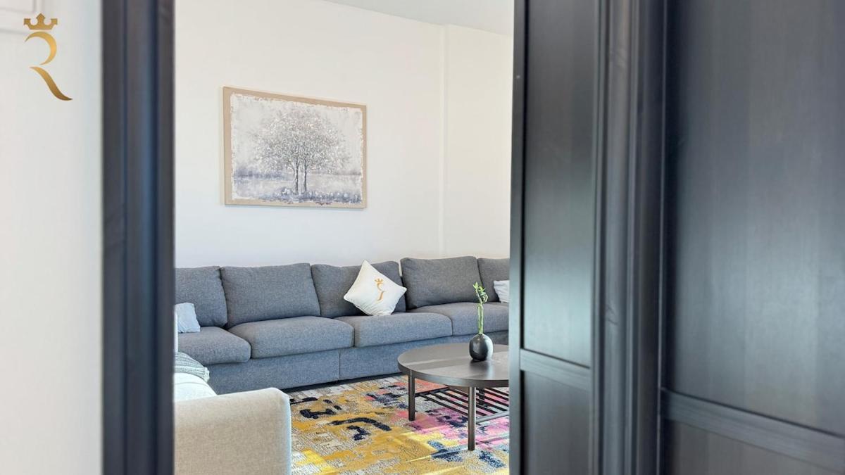 Yas Island 1br Cozy And Comfortable For 3 Apartment *